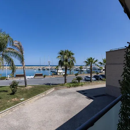 Meraki - 30 M Dal Mare, Vista Mare, Wifi E Parcheggio Coperto Gratuito - A Apartamento