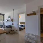 Apartment Meraki - 30 M Dal Mare, Vista Mare, Wifi E Parcheggio Coperto Gratuito - A *