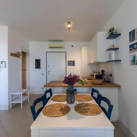 Meraki - 30 M Dal Mare, Vista Mare, Wifi E Parcheggio Coperto Gratuito - A דירה סן לורנצו אל מארה