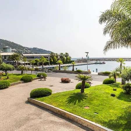 דירה Meraki - 30 M Dal Mare, Vista Mare, Wifi E Parcheggio Coperto Gratuito - A